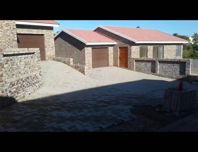 3 BEDROOM TOWNHOUSE FOR SALE IN DANA BAY